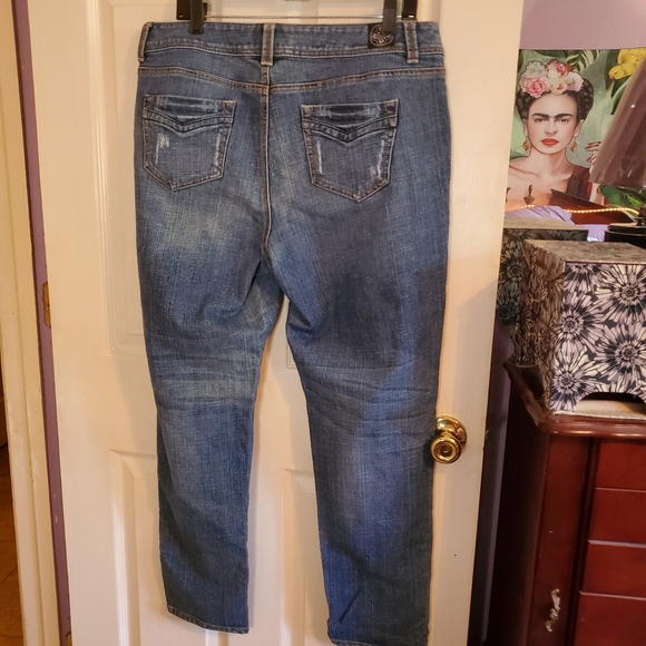 Lane Bryant Distressed Medium Wash Straight Leg Blue Jeans Size 1… - Picture 8 of 9